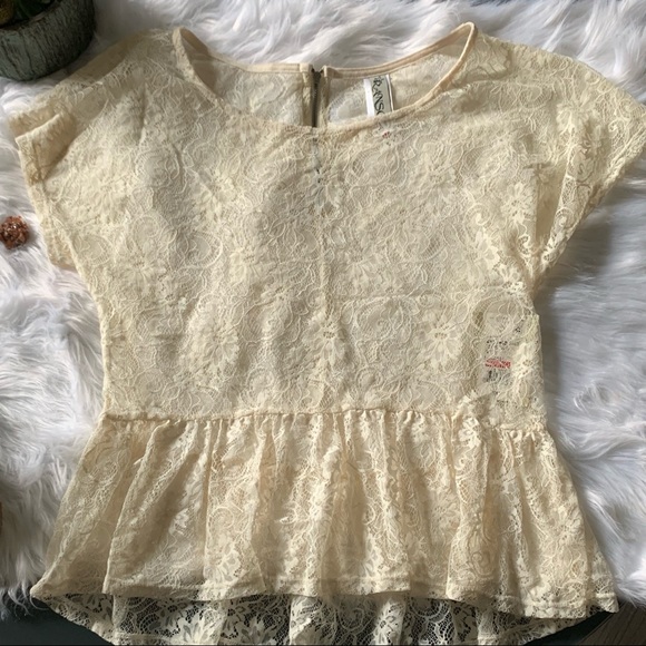 ❌SOLD❌  | 🎉 NWT Lace Peplum - Picture 3 of 8